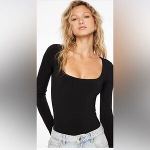 Dynamite NWT Maren Square neck sculpt jet black bodysuit   Size medium.